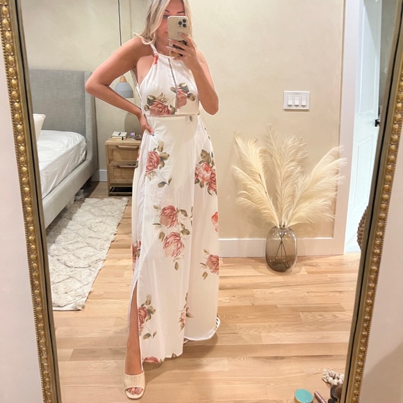 NWOT gorgeous halter printed floral crochet maxi - Picture 4 of 6